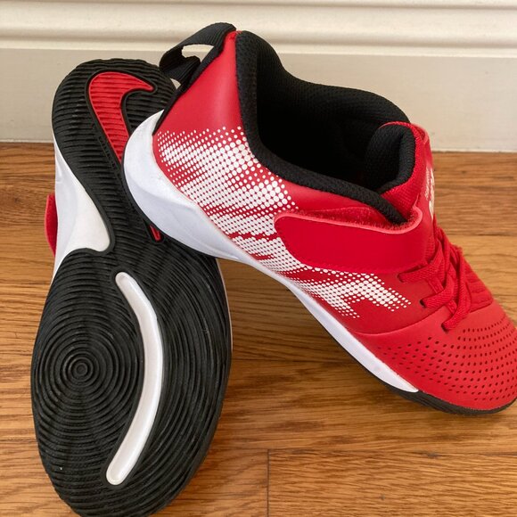 NEW Nike Sneakers - Picture 3 of 3